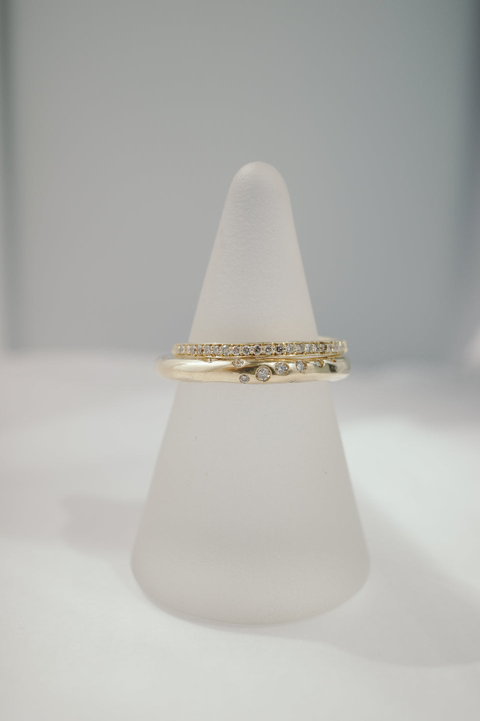 Orbital Round Band in Fairmined Gold with Champagne Diamonds