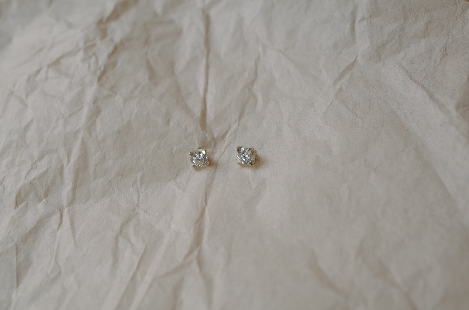 |Semi Bespoke| 4 Claw Stud Earrings